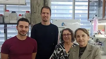 Los investigadores que han desarrollado la nanocápsula Los investigadores que han desarrollado la nanocápsula