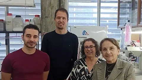 Los investigadores que han desarrollado la nanocápsula Los investigadores que han desarrollado la nanocápsula