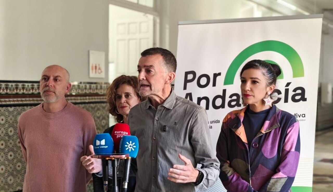 IU y Podemos sellan su acuerdo para confluir en la candidatura 'Por Andaluc&iacute;a' para las elecciones del 17 de mayo.