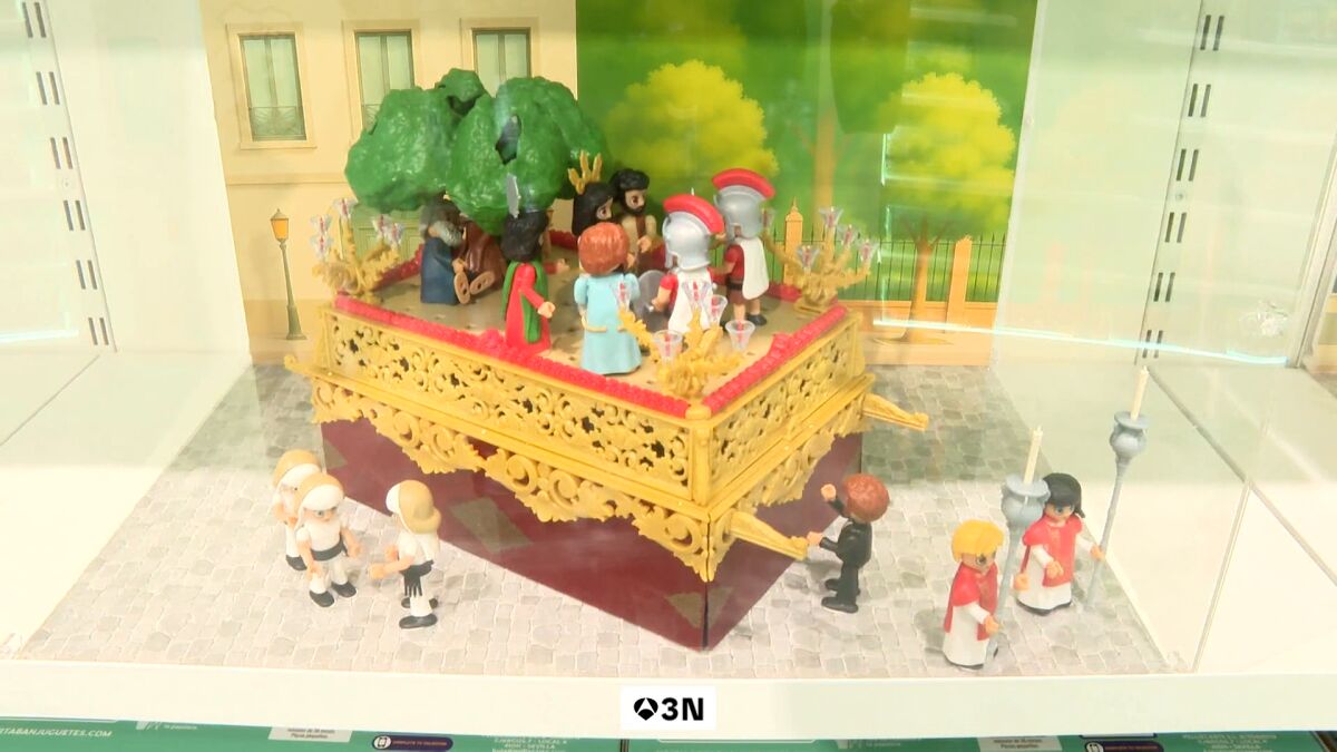 El boom del merchandising cofrade: la Semana Santa se vive todo el año