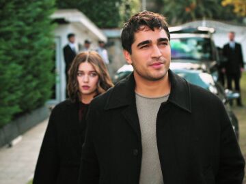 Seyran vuelve a la mansi&oacute;n Korhan de la mano de Ferit tras su promesa m&aacute;s firme