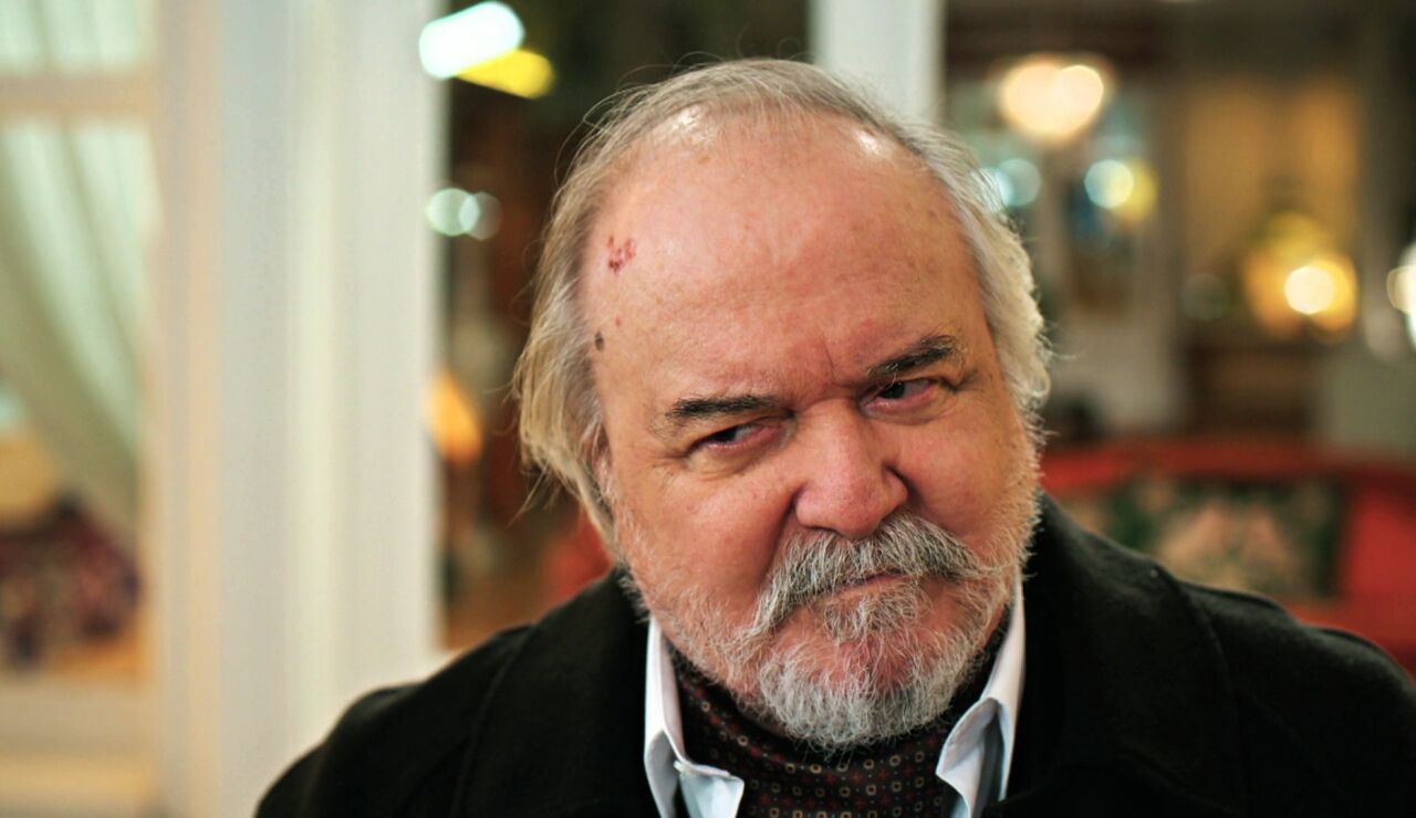 El gran Halis Korhan regresa a la mansi&oacute;n con su familia para poner orden