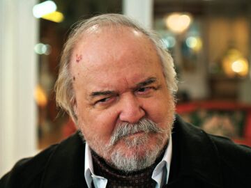 El gran Halis Korhan regresa a la mansi&oacute;n con su familia para poner orden