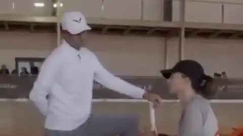 La imagen de Rafa Nadal entrenando con Swiatek en su Academia La imagen de Rafa Nadal entrenando con Swiatek en su Academia