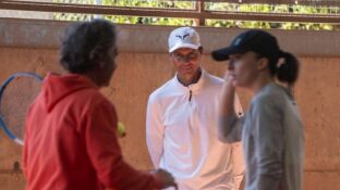 Rafa Nadal e Iga Swiatek junto a Francis Roig