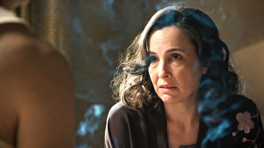 Beatriz le confiesa a &Aacute;lvaro que conoci&oacute; a Pelayo en M&eacute;xico y que tiene miedo de que &eacute;l ahora la reconozca