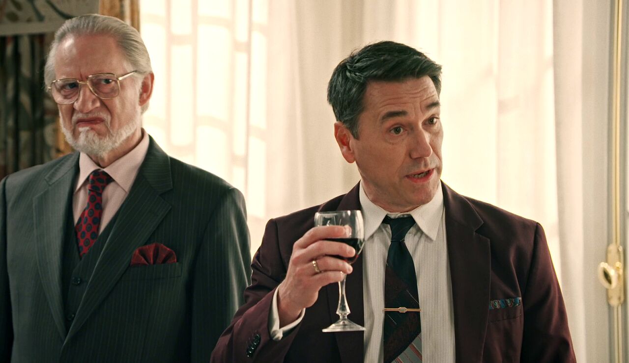 Gabriel aparece por sorpresa en la fiesta de bienvenida de Pelayo y se atribuye el &eacute;xito de &lsquo;Flor divina'