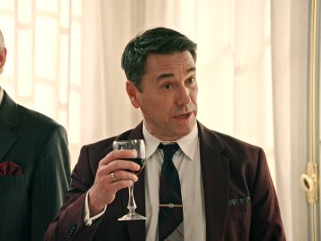 Gabriel aparece por sorpresa en la fiesta de bienvenida de Pelayo y se atribuye el &eacute;xito de &lsquo;Flor divina'