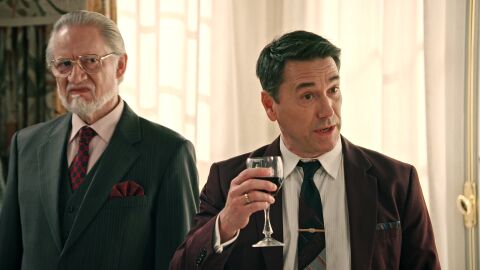 Gabriel aparece por sorpresa en la fiesta de bienvenida de Pelayo y se atribuye el &eacute;xito de &lsquo;Flor divina'