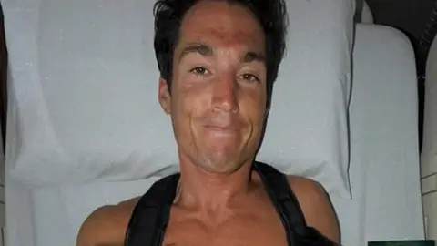 El catalán Aleix Espargaró, tras su caída en Sepang El catalán Aleix Espargaró, tras su caída en Sepang