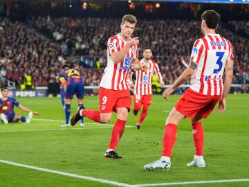  Alexander S&oslash;rloth celebra el segundo gol ante el Barcelona en el Camp Nou