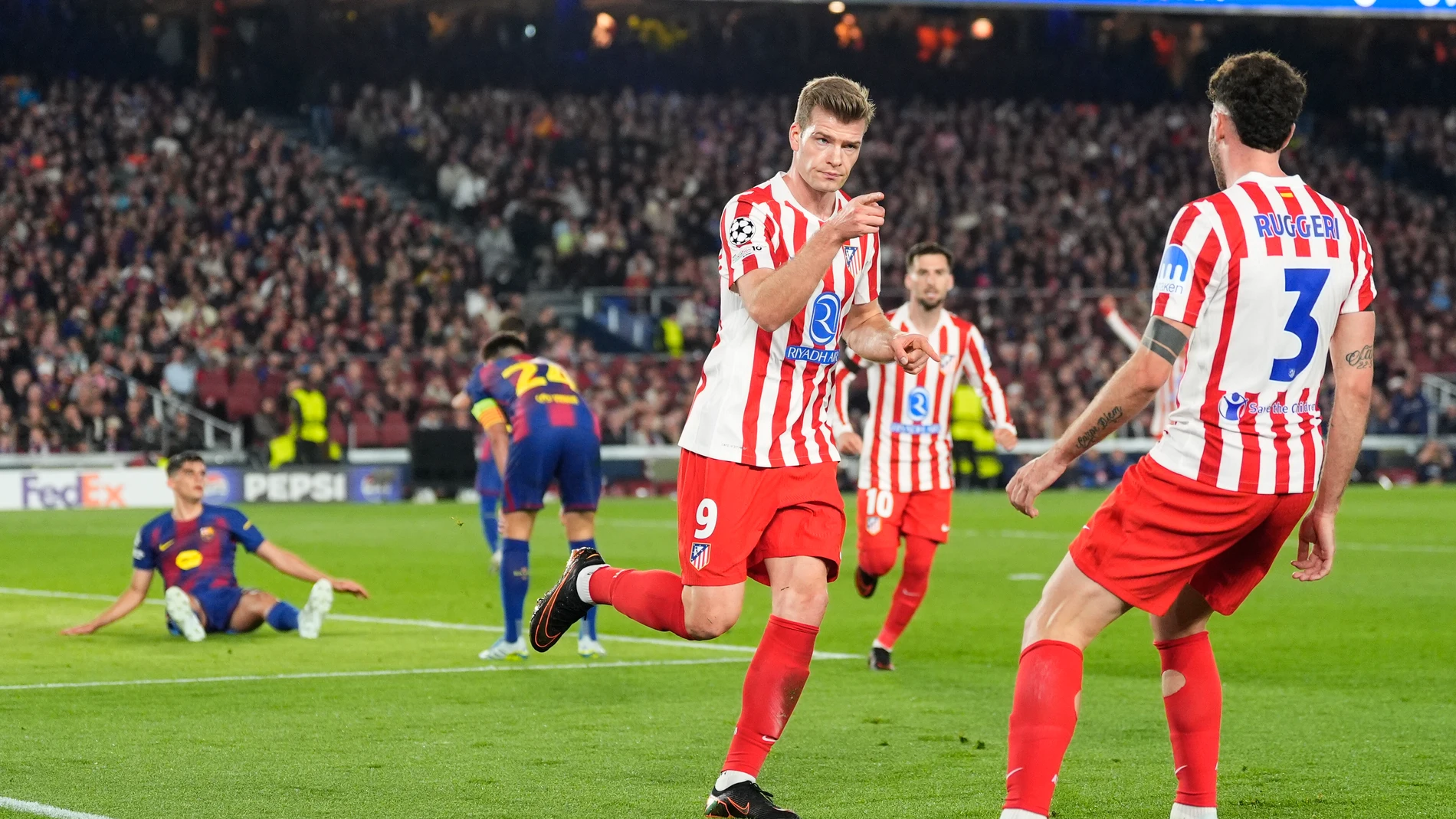 Alexander Sørloth celebra el segundo gol ante el Barcelona en el Camp Nou Alexander Sørloth celebra el segundo gol ante el Barcelona en el Camp Nou