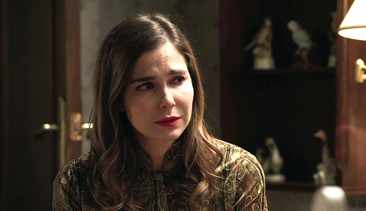 Begoña se derrumba y le confiesa a Beatriz que está casada con un hombre al que no quiere: “No es oro todo lo que reluce”