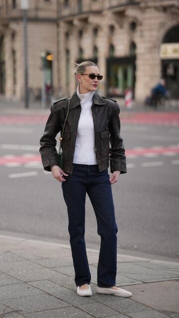 Mujer con bailarinas