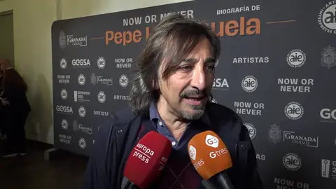 Antonio Carmona con la prensa Antonio Carmona con la prensa