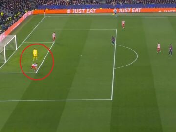 La jugada entre Pubill y Musso en el Camp Nou