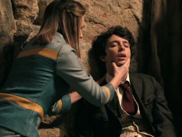 Miguel se refugia en el alcohol tras la traici&oacute;n de su padre hasta que&hellip;&iexcl;llega Claudia para ayudarle!