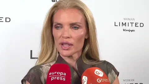 Esther Cañadas ante las cámaras Esther Cañadas ante las cámaras