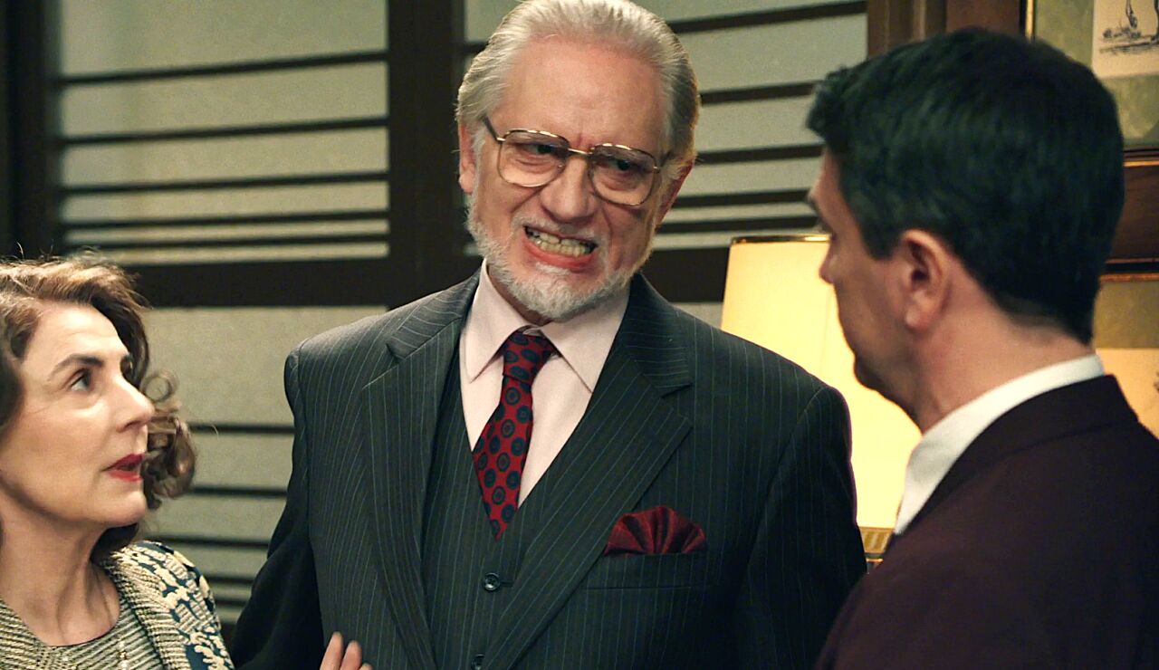 Dami&aacute;n, al l&iacute;mite, se enfrenta a Gabriel: &ldquo;T&uacute; no eres nadie para hablar de Perfumer&iacute;as De la Reina&rdquo;