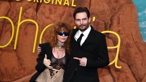 Natasha Lyonne y Sam Levinson en la premiere de la temporada 3 de Euphoria