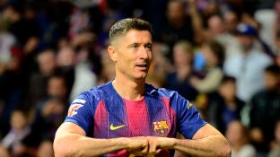 Robert Lewandowski celebra un gol con el Barcelona