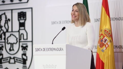 La presidenta de la Junta de Extremadura en funciones, Mar&iacute;a Guardiola, durante el fallo del XIX Premio Europeo Carlos V en la Presidencia de la Junta de Extremadura, a 8 de abril de 2026, en M&eacute;rida, Extremadura (Espa&ntilde;a). Acto enmarcado en la convocatoria de la XIX edici&oacute;n del Premio Europeo Carlos V, galard&oacute;n de la Fundaci&oacute;n Academia Europea e Iberoamericana de Yuste dotado con 30.000 euros y destinado a reconocer personas, organizaciones o proyectos que hayan contribuido a los valores y al ...