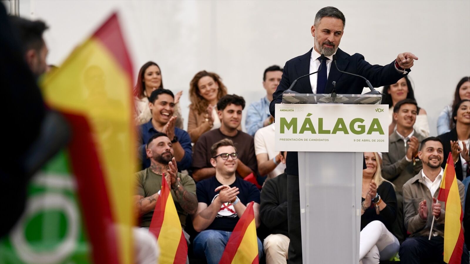 Santiago Abascal llama a Juanma Moreno 