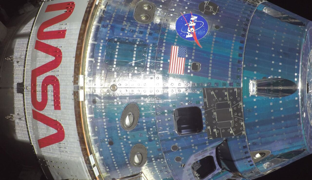 Los astronautas de la misi&oacute;n Artemis II realizan con &eacute;xito la segunda maniobra para volver a la Tierra