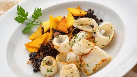 Chipirones salteados con morcilla