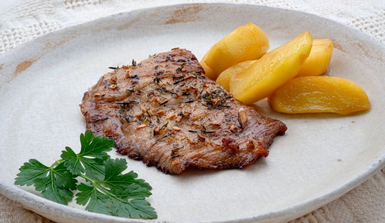 Secreto ib&eacute;rico asado con manzana, de Argui&ntilde;ano: "Una receta muy f&aacute;cil de hacer y muy rica de comer"