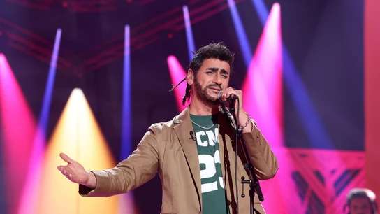 ¡Primer reto superado! Jesulín de Ubrique debuta como Melendi con 'Caminando por la vida' ¡Primer reto superado! Jesulín de Ubrique debuta como Melendi con 'Caminando por la vida'