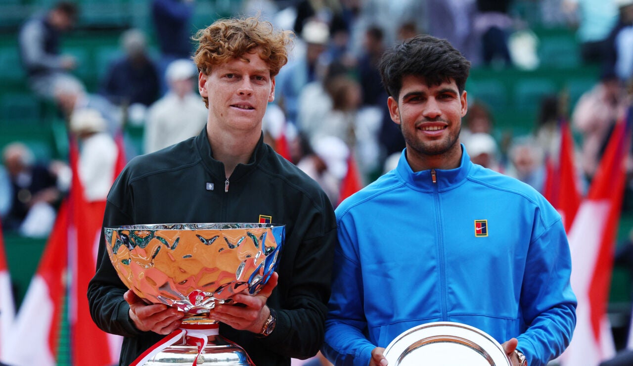 Sinner y Alcaraz, tras la final del Masters de Montecarlo (7-6 y 6-3)
