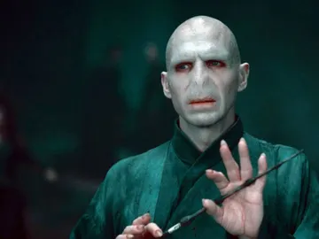 Ralph Fiennes como Voldemort en Harry Potter y las reliquias de la muerte: parte 2 Ralph Fiennes como Voldemort en Harry Potter y las reliquias de la muerte: parte 2