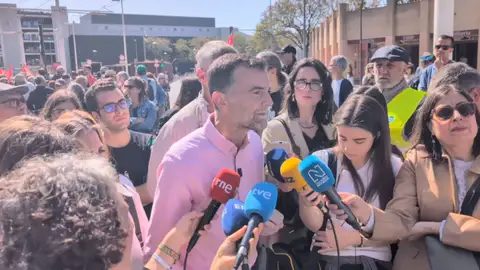 Maíllo acusa a Juanma Moreno de querer "privatizar" y "destrozar" la sanidad pública Maíllo acusa a Juanma Moreno de querer "privatizar" y "destrozar" la sanidad pública