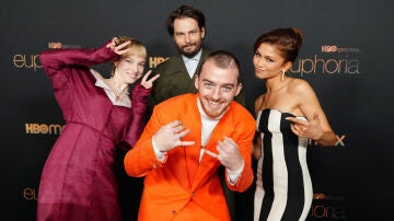 Hunter Schafer, Sam Levinson, Angus Cloud y Zendaya en la premiere de la temporada 2 de Euphoria