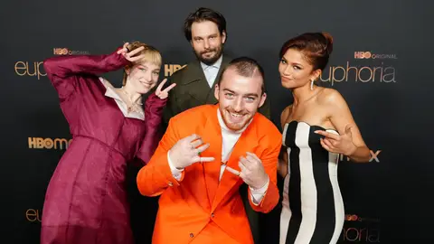Hunter Schafer, Sam Levinson, Angus Cloud y Zendaya en la premiere de la temporada 2 de Euphoria Hunter Schafer, Sam Levinson, Angus Cloud y Zendaya en la premiere de la temporada 2 de Euphoria
