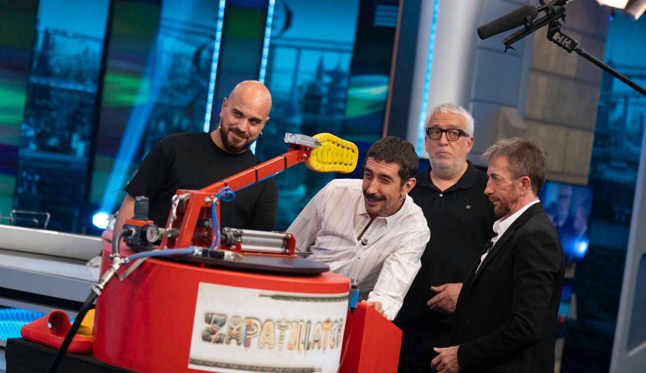 Lanzamiento de chancla con el 'zapatillator': el incre&iacute;ble invento con el Marron ha sorprendido a Leo Harlem