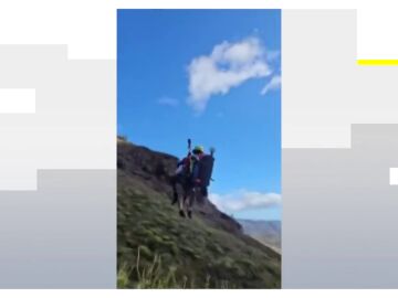 El v&iacute;deo del rescate en helic&oacute;ptero