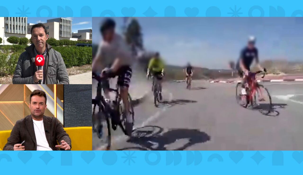 Arrolla a 4 ciclistas.