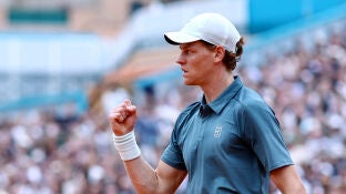 Jannik Sinner celebra un punto en la final de Montecarlo ante Alcaraz