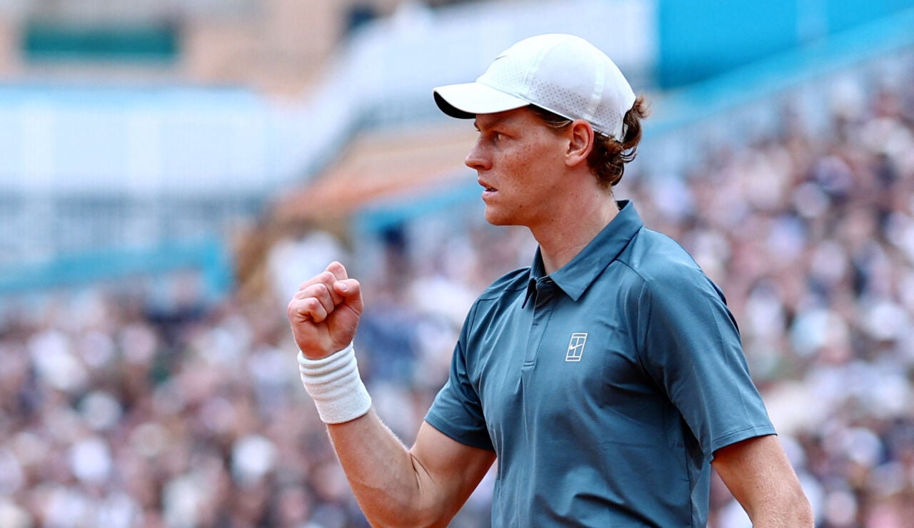 Jannik Sinner celebra un punto en la final de Montecarlo ante Alcaraz
