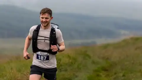 El ultrafondista David Parrish durante una carrera El ultrafondista David Parrish durante una carrera