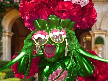 Clavel cautiva con sus pistas en Mask Singer