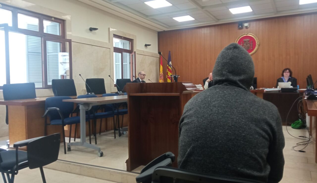 El condenado, durante el juicio