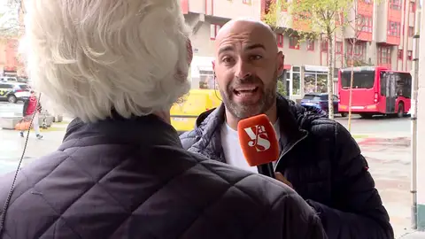 Habla el padre del primer denunciante del caso de la Primitiva de A Coruña: "Fue el anterior o el siguiente al boleto premiado" Habla el padre del primer denunciante del caso de la Primitiva de A Coruña: "Fue el anterior o el siguiente al boleto premiado"