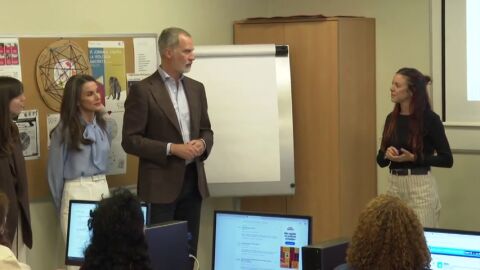 Los reyes celebran 25 a&ntilde;os de formaci&oacute;n por la igualdad de oportunidades en uno de los barrios con menor renta de Madrid