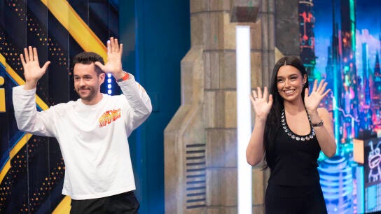 Disfruta de la entrevista completa a Marta D&iacute;az y Grefg en El Hormiguero