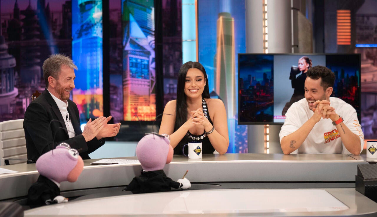 "Me dijeron que me iba a casar dos veces": Grefg recuerda la vez en la que una bruja le ley&oacute; el futuro