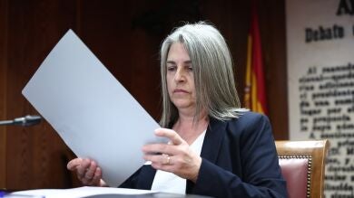 Paqui, la mujer de Santos Cerdán, citada en el Senado por el caso Koldo: 