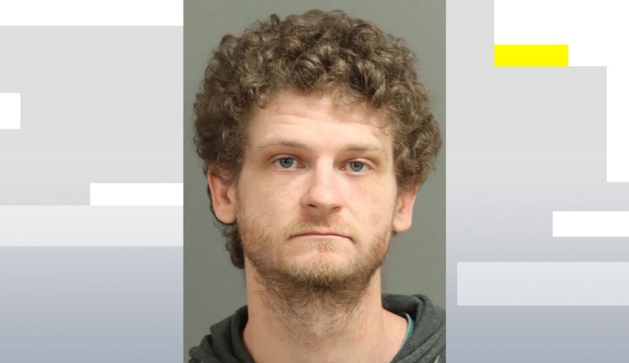 Ethan Jamieson, el actor de 'Los juegos del hambre' arrestado por agredir a tres personas con arma de fuego